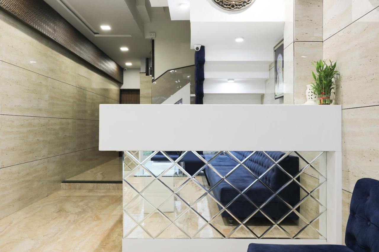 Oyo 60577 Sukhmani Residency Hotel Индор Екстериор снимка