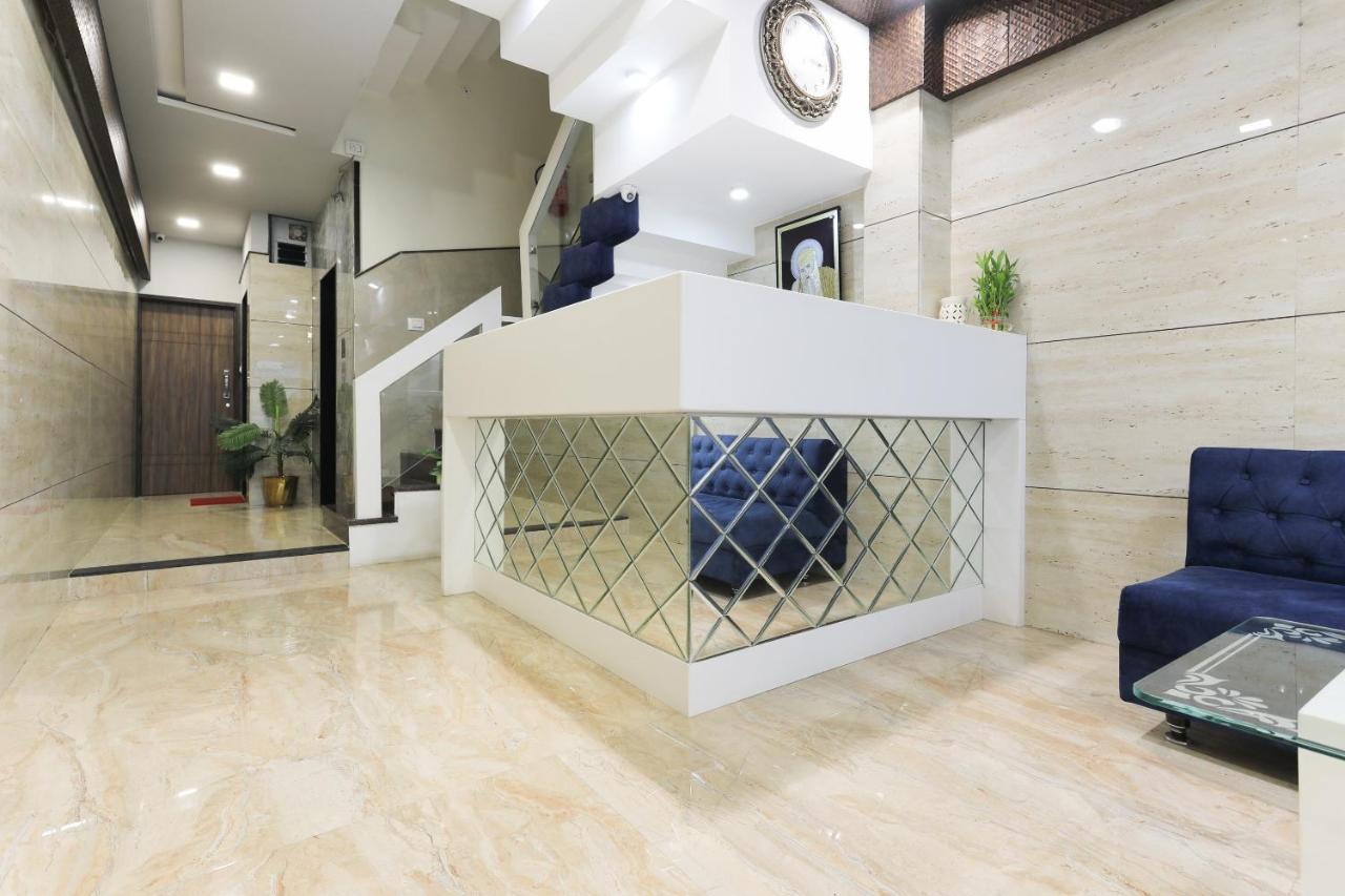 Oyo 60577 Sukhmani Residency Hotel Индор Екстериор снимка